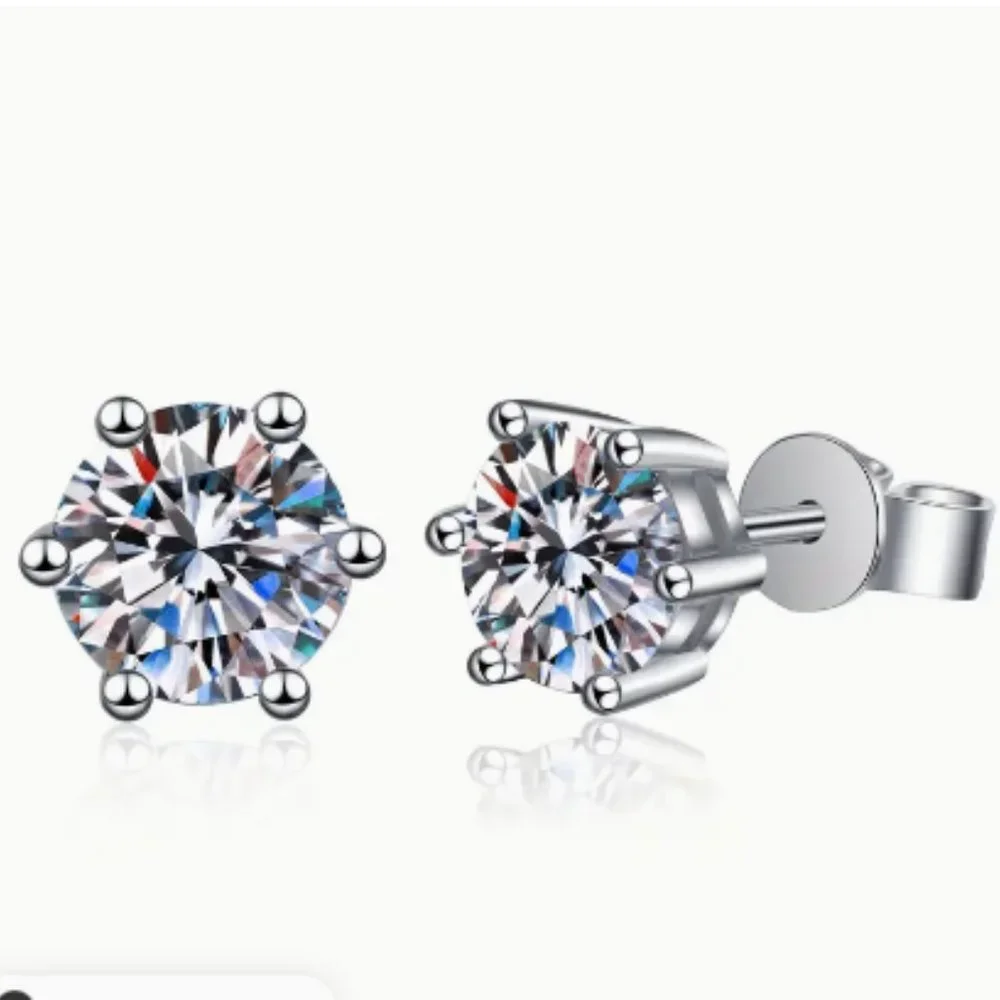 4 TCW Silver CZ Diamond Stud Earrings NWT - Picture 4 of 4